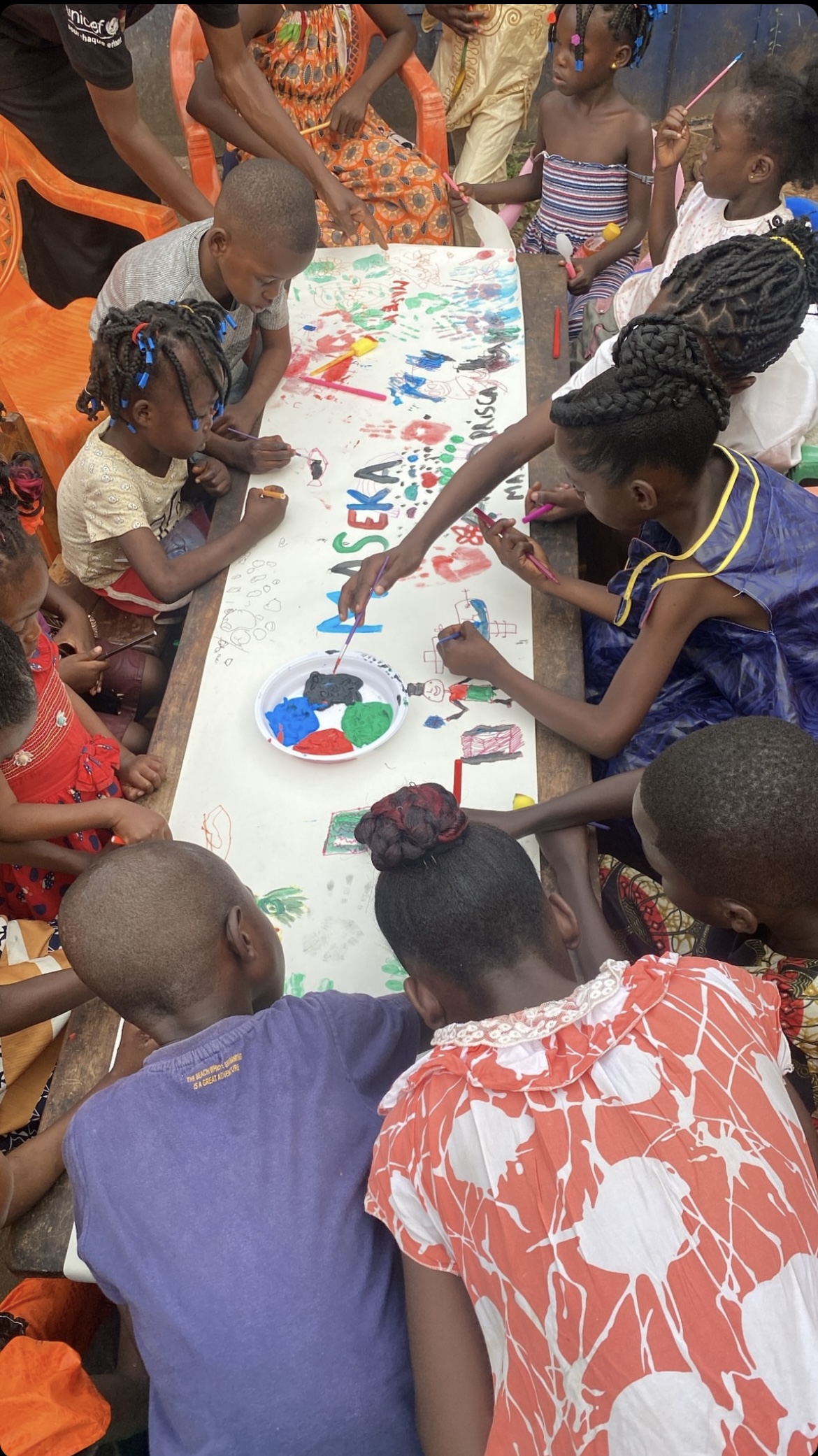Les enfants de l'association qui écrit Maseka
